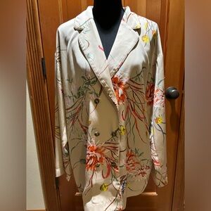 H&M Oversized Floral Blazer, size M. 100% polyester. Only worn once.